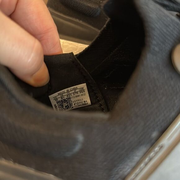 Adidas UltraBoost Women’s 10 NIB - Picture 4 of 8